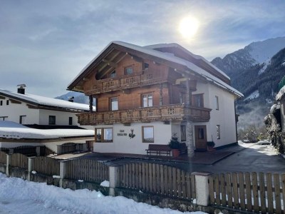 Apartment Chalet in Mayrhofen near Ski Slopes - Outdoor photo 11