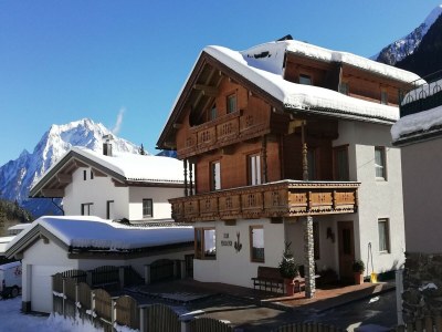 Apartment Chalet in Mayrhofen near Ski Slopes - Outdoor photo 12
