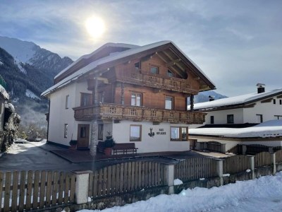 Apartment Chalet in Mayrhofen near Ski Slopes - Outdoor photo 13