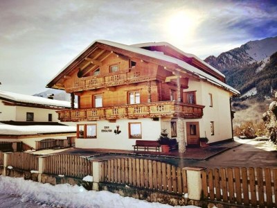 Apartment Chalet in Mayrhofen near Ski Slopes - Outdoor photo 20