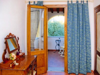 Holiday park Villa in Vinci with Private Pool & Vineyard Views - Features photo 21