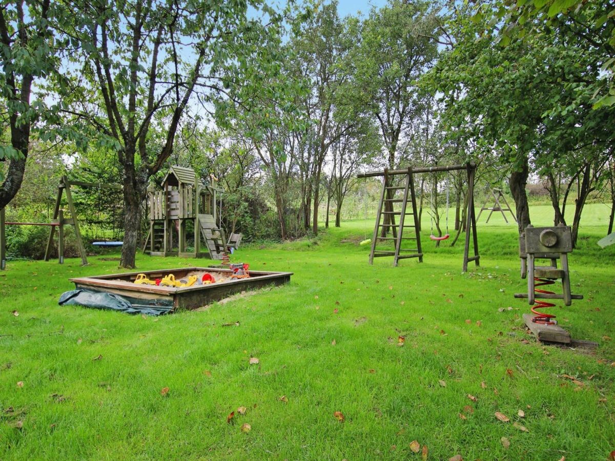 Holiday house Ferienhaus in Mirow für 9 Personen - Outdoor photo 5