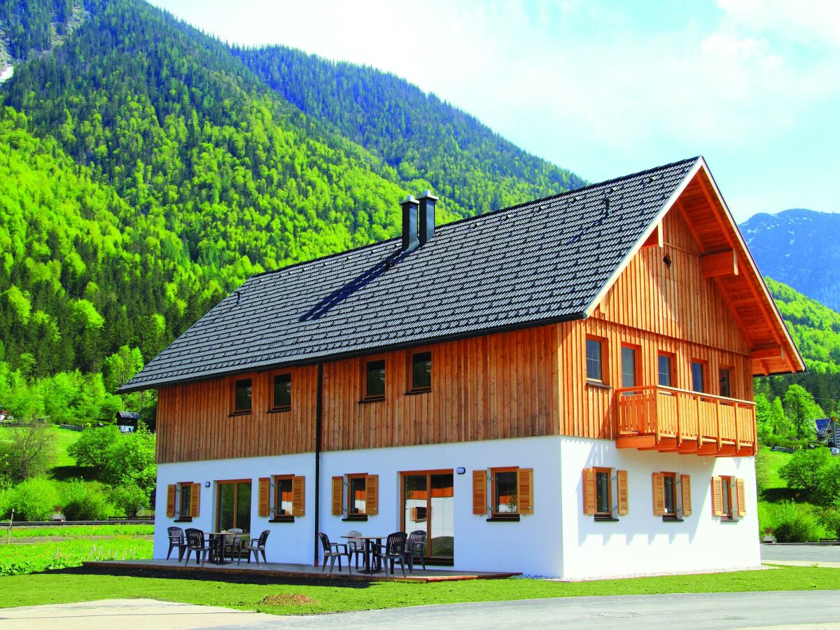 Holiday park Luxurious Chalet in Obertraun with Pool - Outdoor photo 2