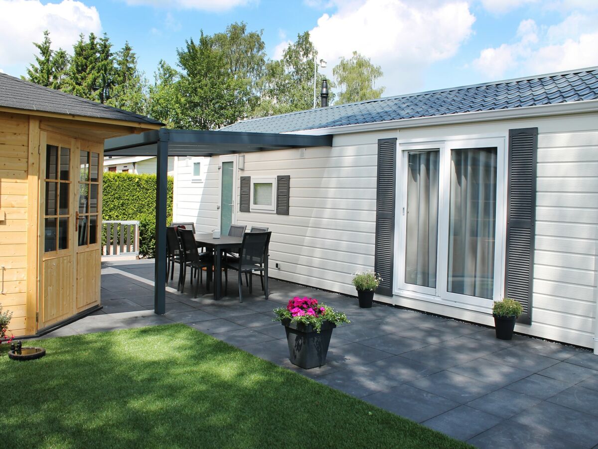 Holiday park Chalet Retreat Near Forest - Outdoor photo 5