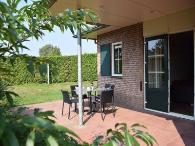 Holiday park Bungalow in Netherlands with Flexible Group Space - Outdoor photo 4