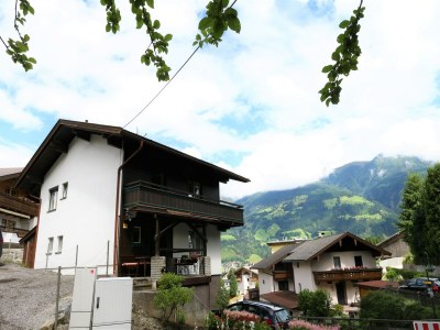 Holiday house Chalet in Fügen near Spieljochbahn - Outdoor photo 2