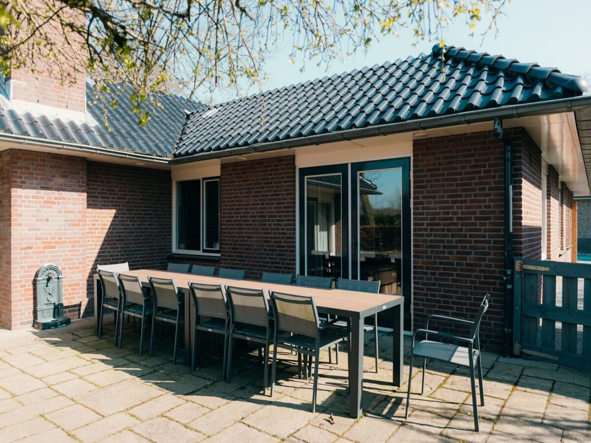 Holiday park Villa in Netherlands with Private Pool - Outdoor photo 3