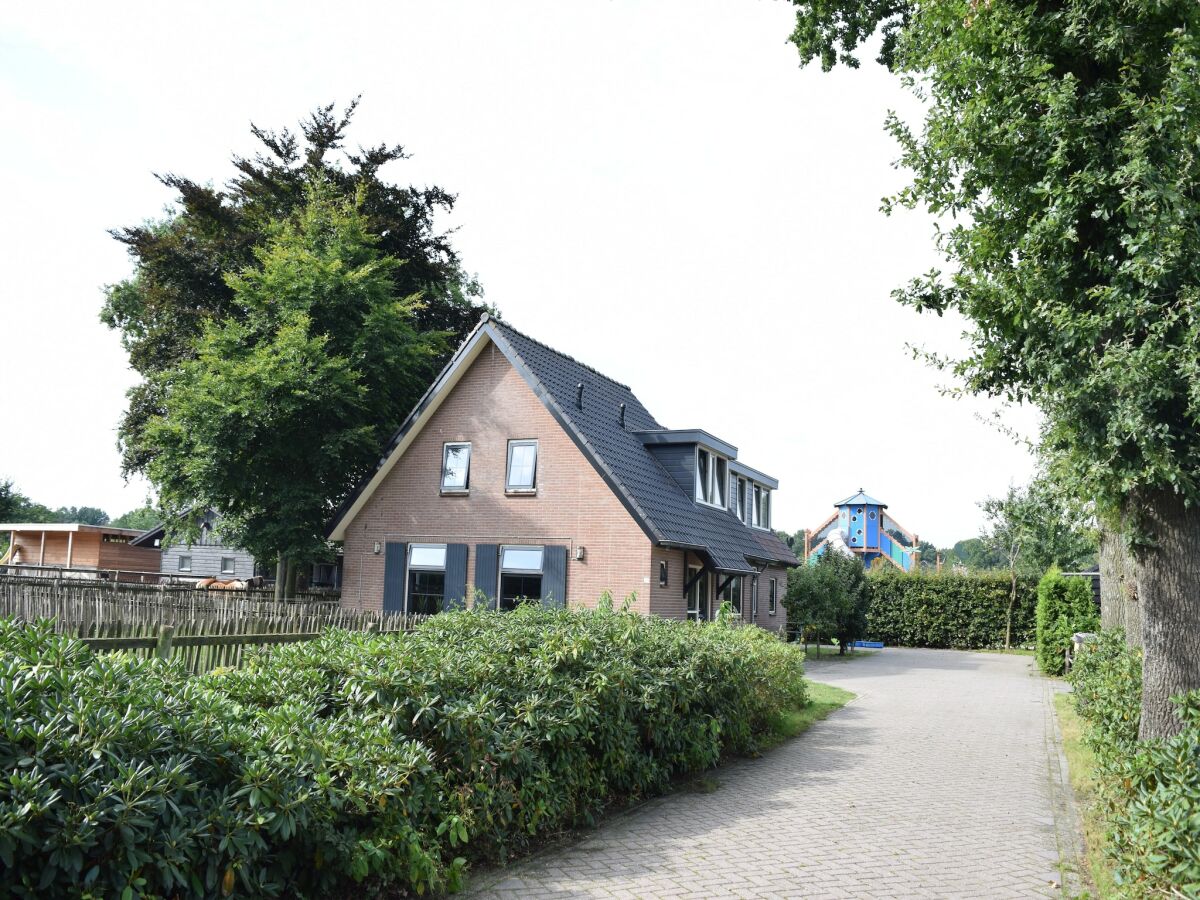 Holiday park Villa in Netherlands with Private Pool - Outdoor photo 2