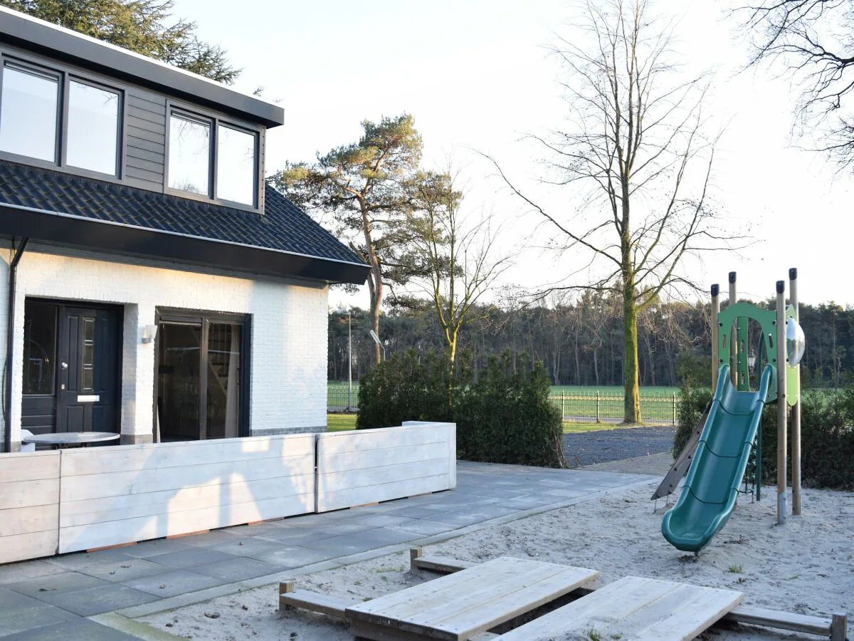 Holiday park Villa in Netherlands with Private Pool - Outdoor photo 4