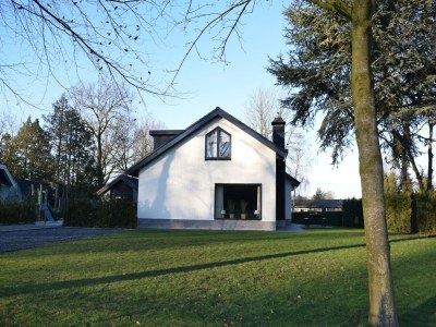 Holiday park Villa in Netherlands with Private Pool - Outdoor photo 2