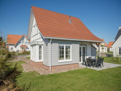 Holiday park Villa in Cadzand-Bad near North Sea Beach - Outdoor photo 4