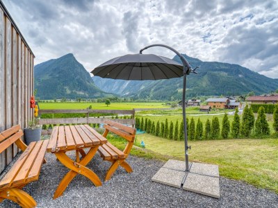 Holiday park Chalet in Neukirchen mit Bergblick - Outdoor photo 7