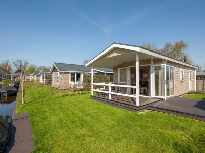 Holiday park Lakeside Cottage with Boat - Holiday park