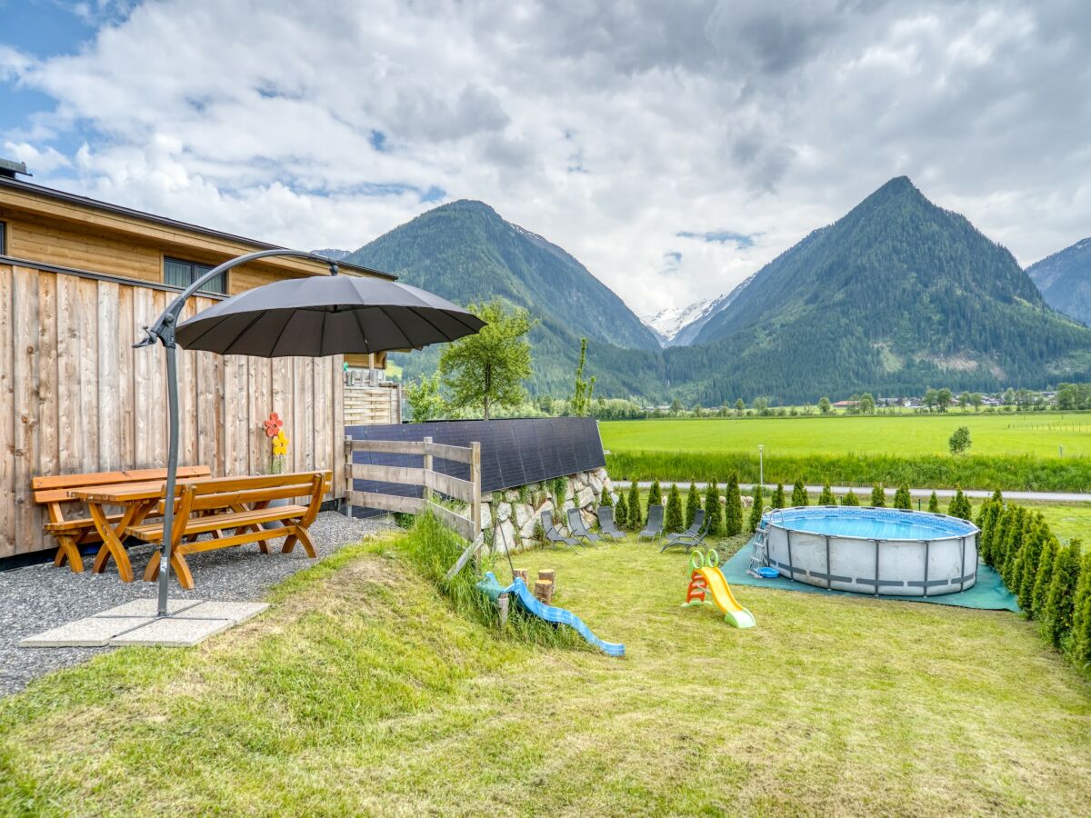 Holiday park Chalet in Neukirchen mit Bergblick - Outdoor photo 3