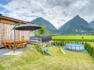 Holiday park Chalet in Neukirchen mit Bergblick - Outdoor photo 3