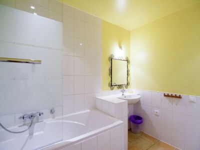 Holiday park Ferienhaus in Saint-Léonard mit Pool - Features photo 26