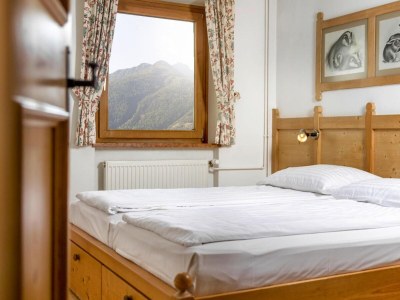 Holiday park Apartment in Matrei with view - Features photo 14