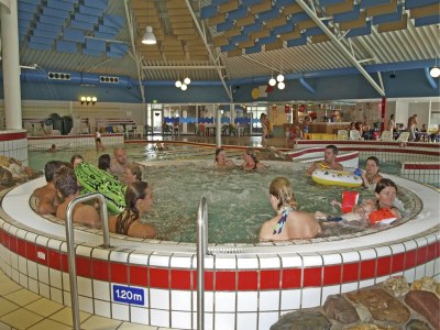 Holiday park Spacious Farmhouse Near Beach - Outdoor photo 36