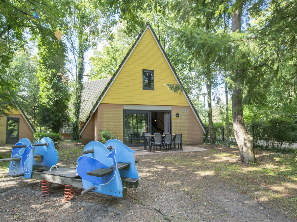 Holiday park Holiday Home near Breda & De Biesbosch