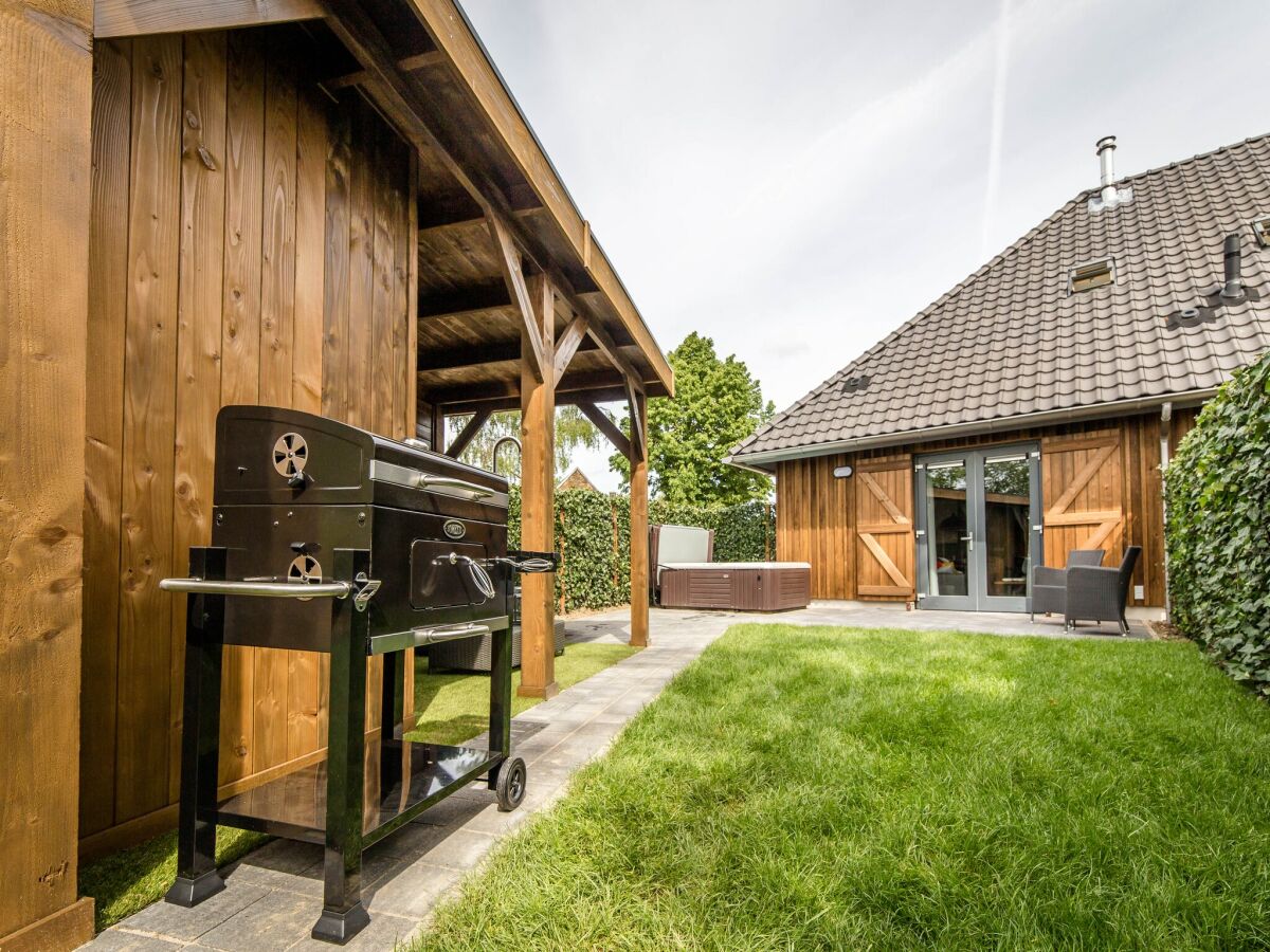 Holiday park Wellness Home in Maastricht w/ Sauna - Outdoor photo 2