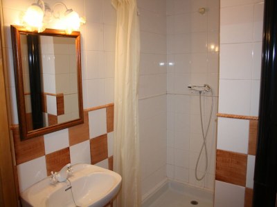 Holiday park Hütte in Subirats mit Pool & Weinbergen - Features photo 11