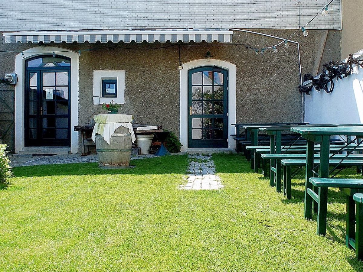 Holiday apartment 3 Weingut Hauerhof 99 - Outdoor photo 5