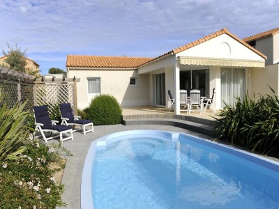 Holiday park Villa in France with Private Heated Pool in Le Château-d'Olonne - Holiday park