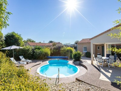 Holiday park Villa in France with Private Heated Pool - Outdoor photo 5