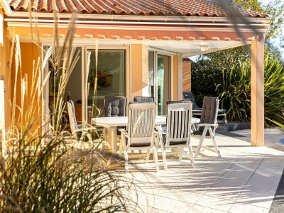 Holiday park Villa in France with Private Heated Pool - Outdoor photo 8
