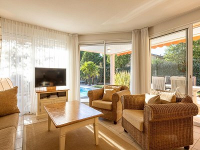 Holiday park Villa in France with Private Heated Pool - Features photo 12