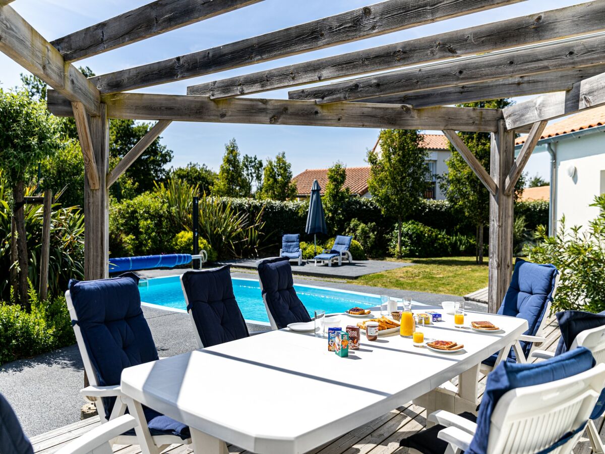 Holiday park Villa in Frankreich mit Pool und Garten - Outdoor photo 3