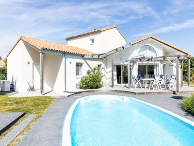 Holiday park Villa in Frankreich mit Pool und Garten in Le Château-d'Olonne - Holiday park