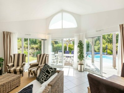 Holiday park Villa in Frankreich mit Pool und Garten - Outdoor photo 41