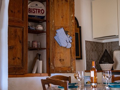 Cottage Quiet cottage with heated pool - 401 SAT - Features photo 17