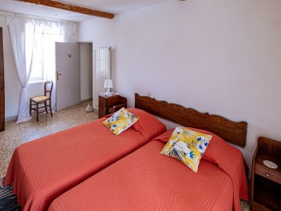 Cottage Quiet cottage with heated pool - 401 SAT - Features photo 21