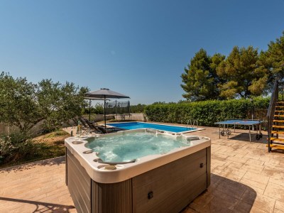 Holiday house Holiday house Tina with jacuzzi and pool - Outdoor photo 49