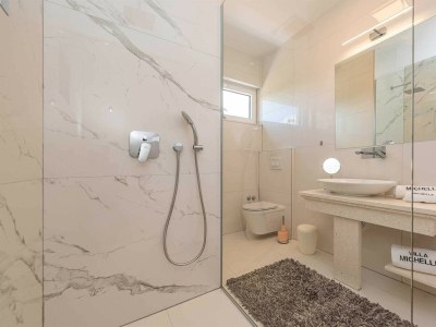 Villa Luxury Villa Michele with heated pool - Features photo 40