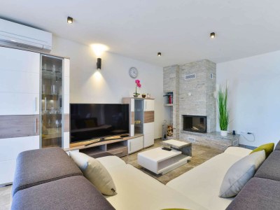 Villa Modern Villa Futura with pool - Features photo 23