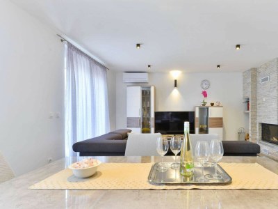 Villa Modern Villa Futura with pool - Features photo 25