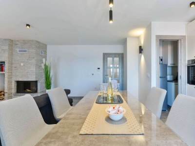 Villa Modern Villa Futura with pool - Features photo 27