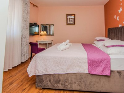 Villa Rustical Villa VERDE with pool - Features photo 32