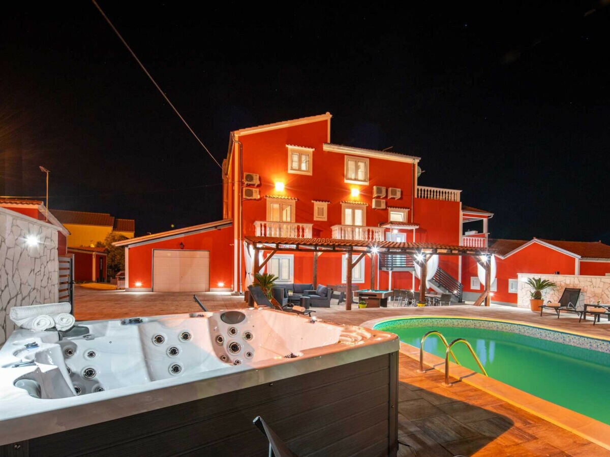 Villa XXXL Villa Ancora with heated pool