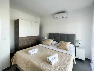 Villa Ela with heated pool - Features photo 27