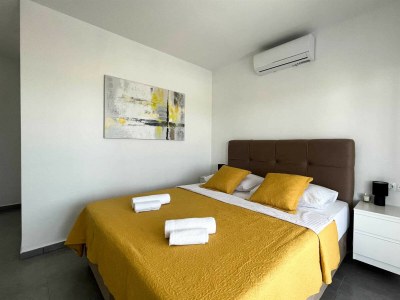 Villa Ela with heated pool - Features photo 33