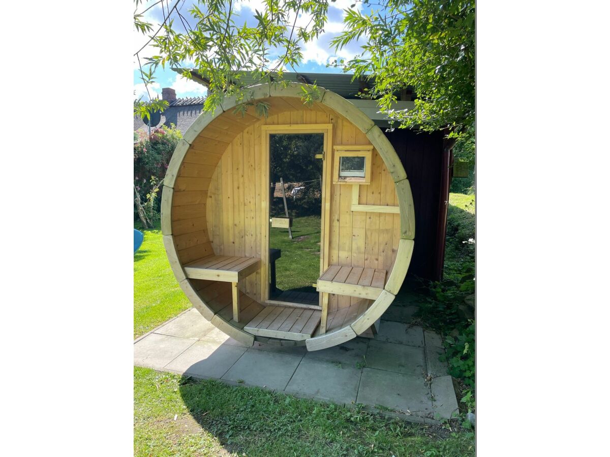 Holiday apartment Ferienwohnung Kuhstall Hasselberg - Outdoor photo 3