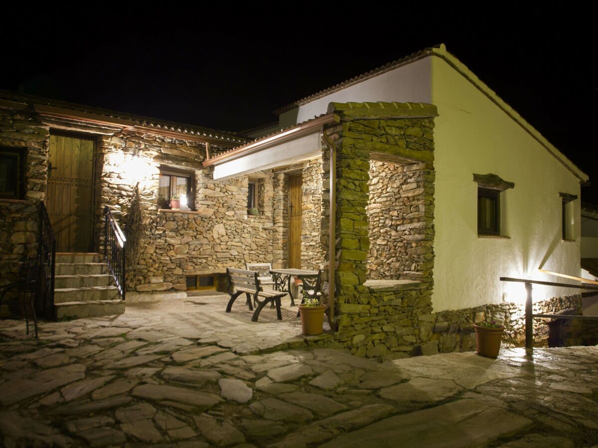 Holiday house Holiday Home in Laroya with Pool & BBQ