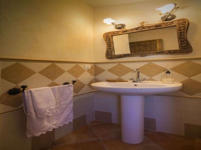 Holiday house Holiday Home in Laroya with Pool & BBQ - Features photo 10