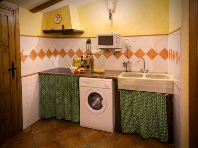 Holiday house Holiday Home in Laroya with Pool & BBQ - Features photo 12