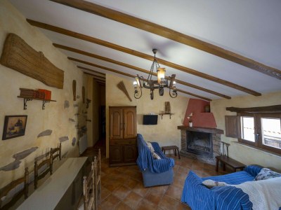 Holiday house Holiday Home in Laroya with Pool & BBQ - Features photo 20