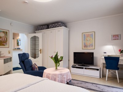 Holiday apartment pool view - Features photo 18